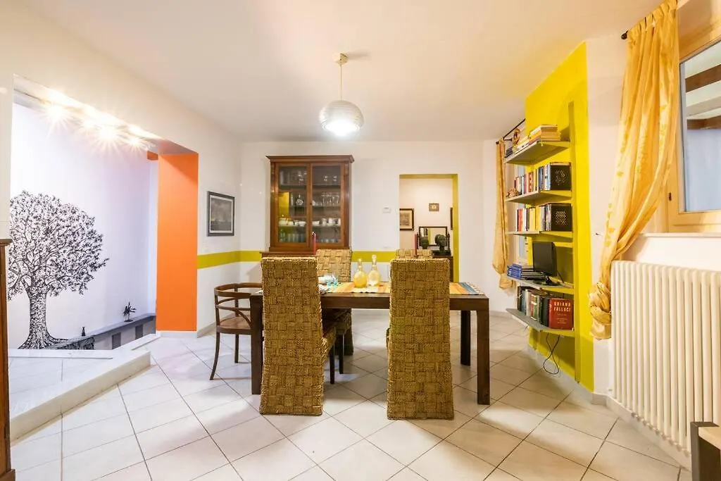 Appartamento Horse Superior Central Garden Livorno Italia